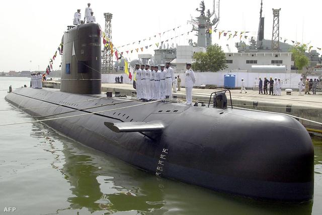 Agosta 90-b típusú tengeralattjáró avatása Karacsiban.
