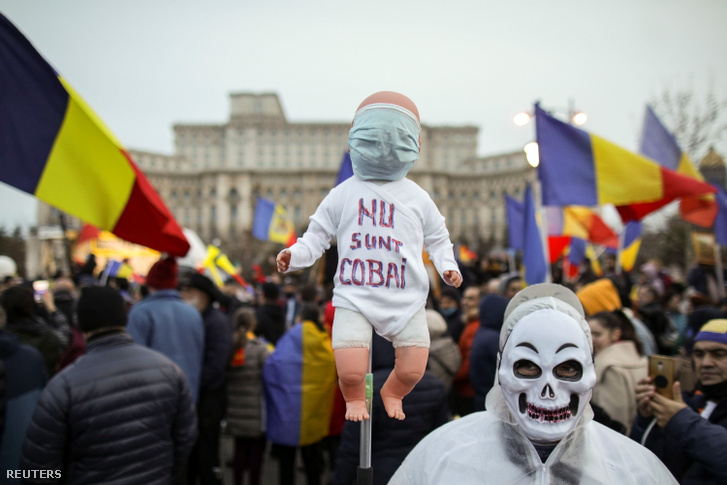 A korlátozások ellen tüntetők Bukarestben 2021. március 20-án