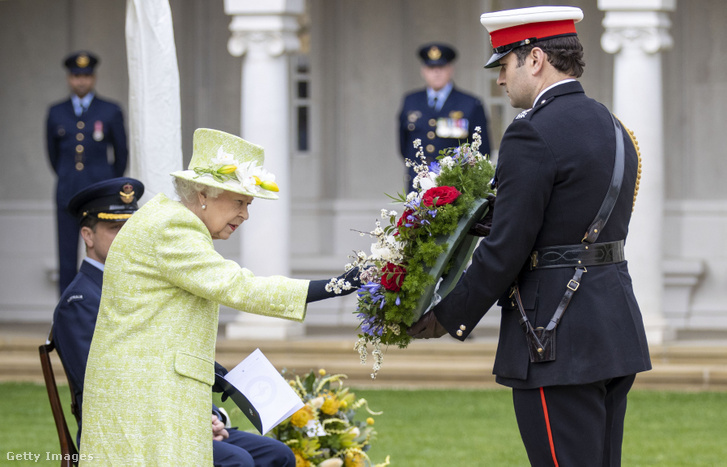 II. Erzsébet részt vesz az Ausztrál Királyi Légierő megemlékezésén 2021. március 31-én