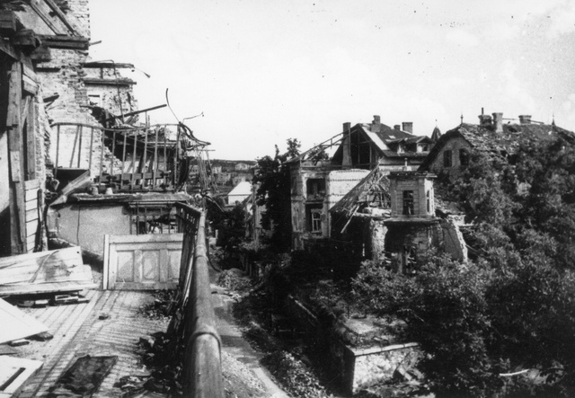A Gellérthegy romos utcái a háború után