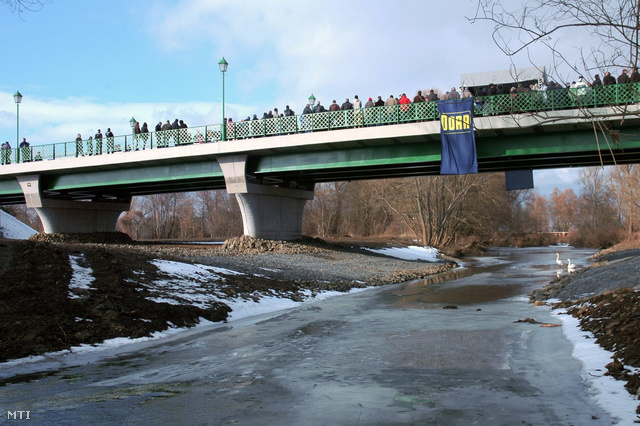 Az Ipoly-híd átadási ünnepsége 2012-ben