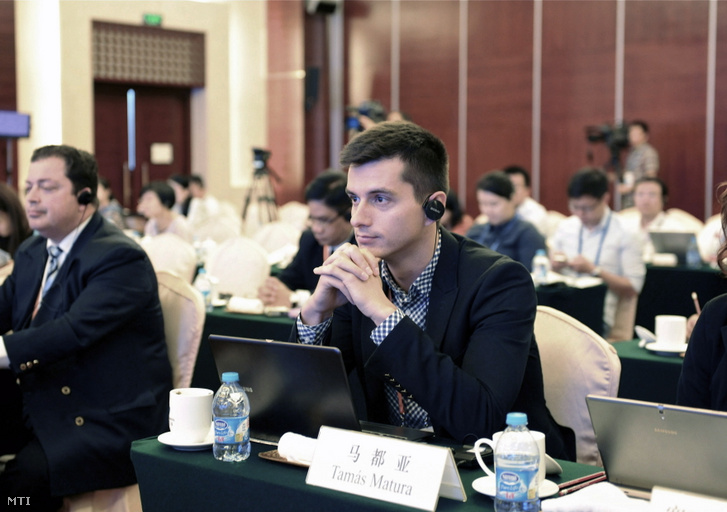 Matura Tamás Kína-kutató a Kínai Kommunista Párt (KKP) kutatóintézete szervezte nemzetközi konferencián Pekingben 2014. szeptember 5-én