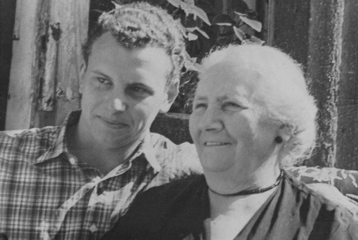 A fiatal Müller Péter és anyai ági nagyanyja
