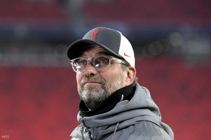 Jürgen Klopp, az FC Liverpool vezetőedzője a labdarúgó Bajnokok Ligája nyolcaddöntőjében játszott FC Liverpool–RB Leipzig visszavágó mérkőzés kezdete előtt a Puskás Arénában 2021. március 10-én