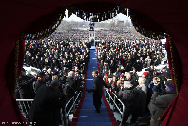 Barack Obama érkezik a beiktatási ceremóniára 2009-ben