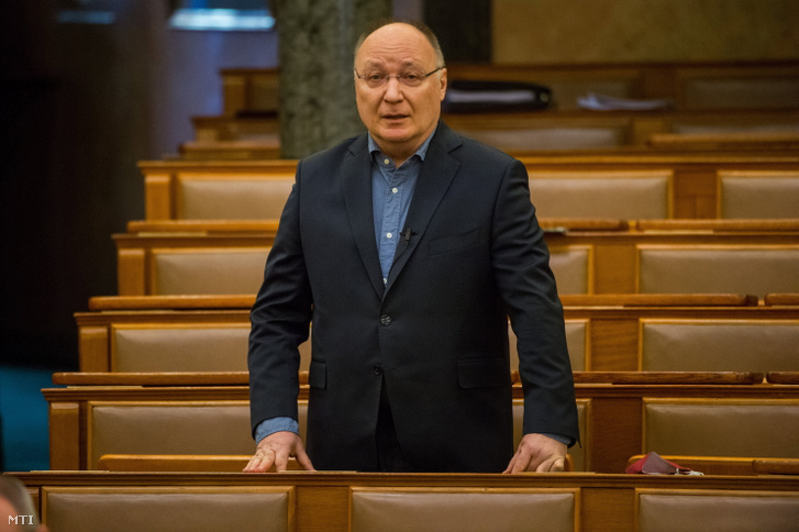 Burány Sándor, a Párbeszéd képviselője napirend előtt felszólal az Országgyűlés plenáris ülésén 2021. április 27-én
