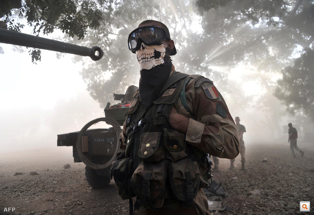 Francia katonák Maliban - fotógalériánkhoz kattintson a képre!