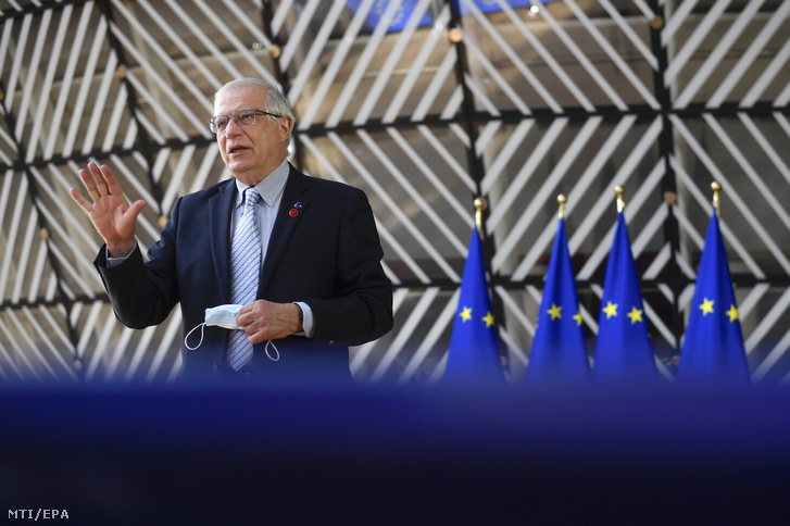 Josep Borrell, az Európai Unió kül- és biztonságpolitikai főképviselője beszél az Európai Unió védelmi minisztereinek brüsszeli találkozóján 2021. május 6-án