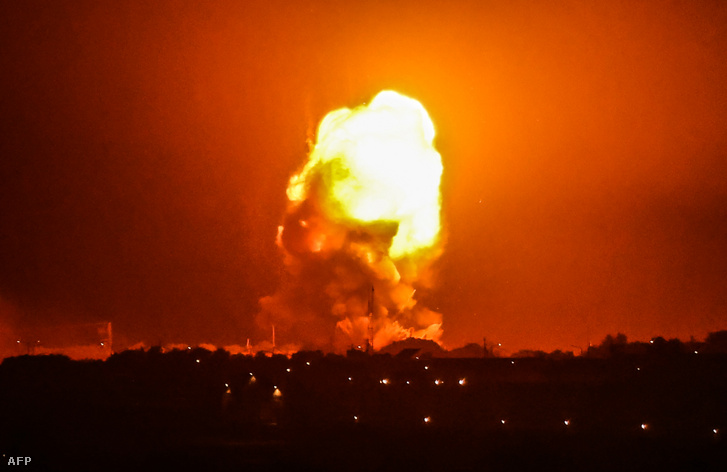 Izraeli légi csapás Rafah városában, 2021. május 11-én