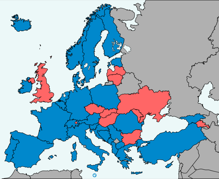 Az isztambuli egyezményt ratifikáló (kék) és aláíró országok (piros)