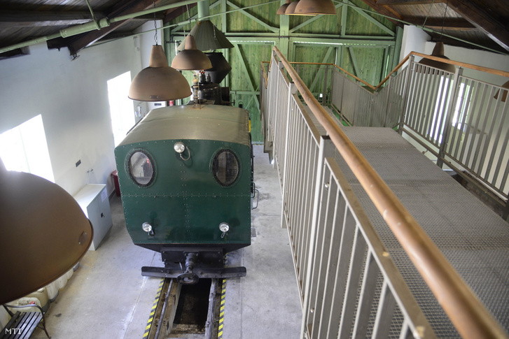 Látogatóterasz a mozdonyműhelyben a fertőbozi állomáson a Győr-Sopron-Ebenfurti Vasút (GYSEV) Zrt. üzemeltetése alatt álló nagycenki Széchenyi Múzeumvasút fejlesztéseinek átadóünnepsége napján 2021. május 18-án