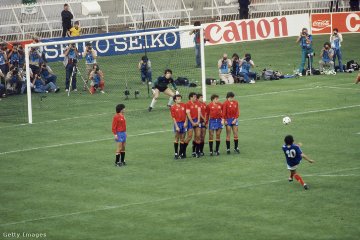 Michel Platini gólja a spanyolok ellen az 1984-es Eb-döntőben
