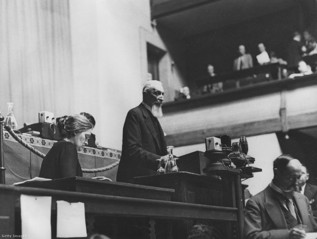 Apponyi Albert gróf felszólal a Népszövetség genfi plenáris ülésén 1922-ben
