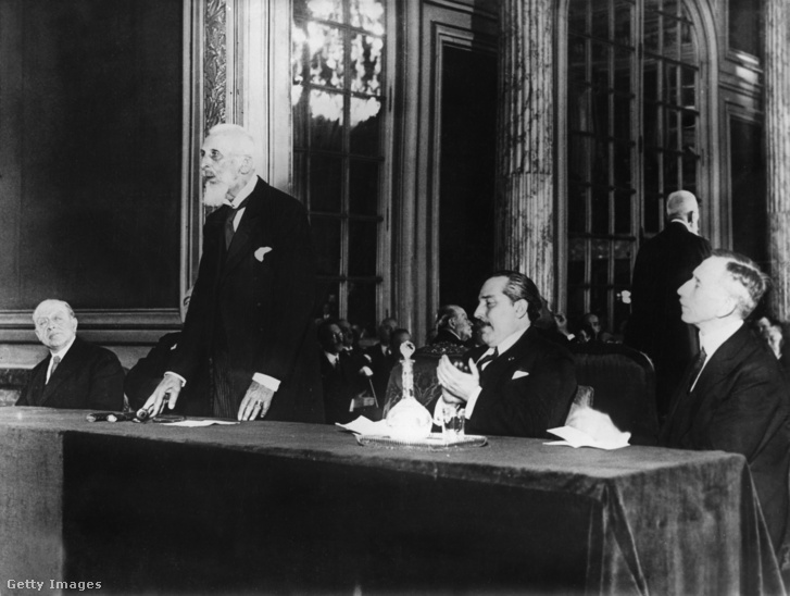 Apponyi Albert beszédet mond Párizsban 1933-ban