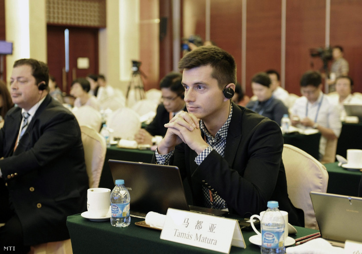 Matura Tamás Kína-kutató a Kínai Kommunista Párt (KKP) kutatóintézete szervezte nemzetközi konferencián Pekingben 2014. szeptember 5-én