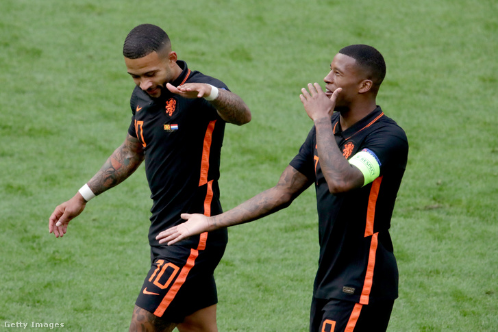 Memphis Depay (balra) és Georginio Wijnaldum