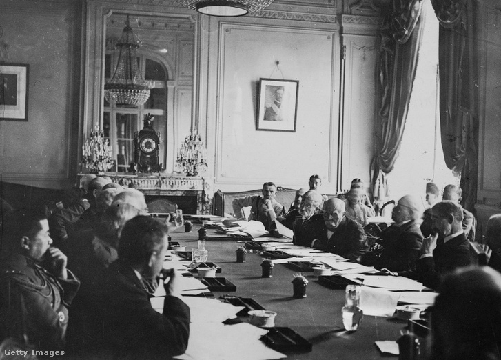 A bizottság trianoni ülése az 1919-es versailles-i francia fegyverszünet körülményeinek megvitatására