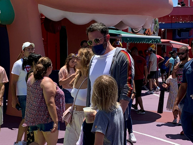 JLo és Ben Affleck egymás után szervezik a családos programokat
