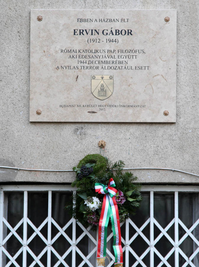 Ervin Gábor emléktáblája egykori lakóháza falán