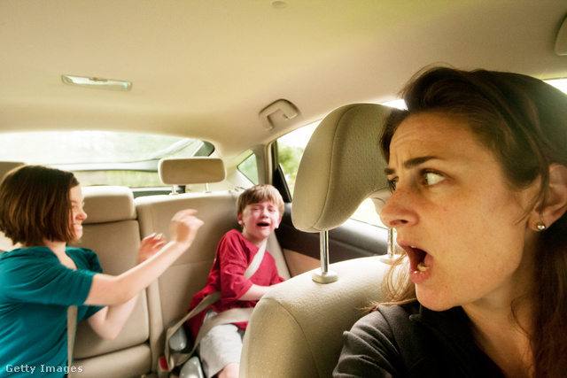 Meddig mész el, ha dühös vagy a gyerekre? Bosszút állsz? Bezárod a kocsiba?