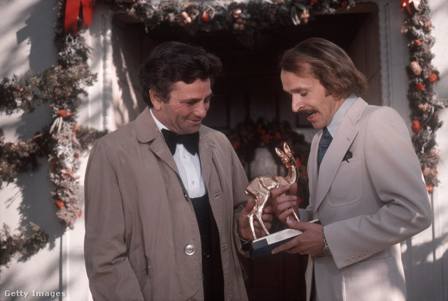 Peter Falk a Bambi-díjat is a ballonkabátjában, a Columbo forgatása alatt vette át