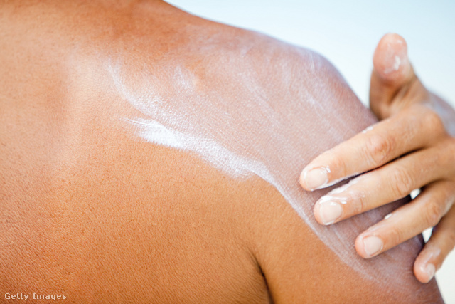 Megfelelő védelem nélkül könnyen leéghetsz, aminek a ráncosodástól a bőrrákig számos káros hatása lehet