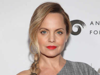 Szexuálisan zaklatták az Amerikai pite sztárját, Mena Suvarit