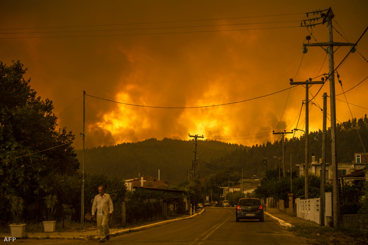 Erdőtűz Évia szigetén 2021. augusztus 8-án