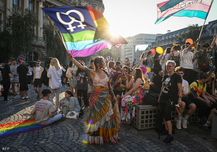 Felvonulók a bukaresti Pride-on, 2021. augusztus 14-én