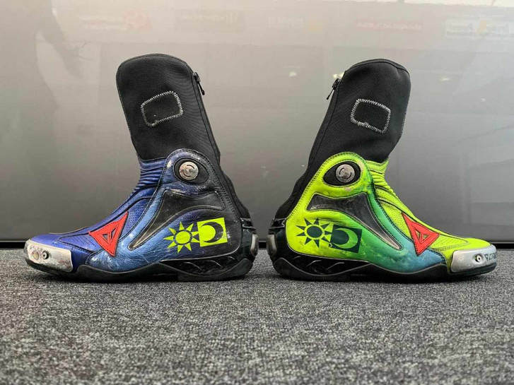 Rossi-boots-Two-Wheels-for-life