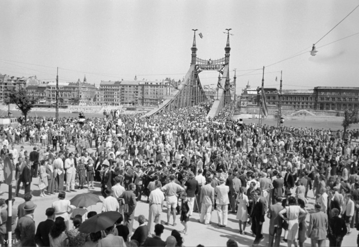 A Szabadság híd felavatása 1946. augusztus 20-án