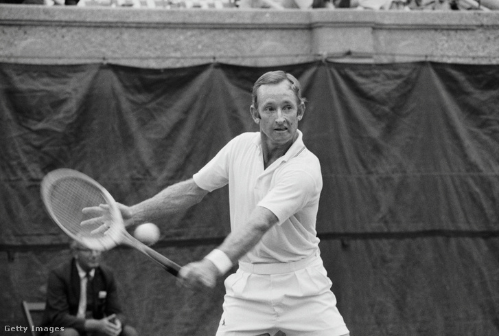 Rod Laver az Open-érában az egyetlen férfi teniszező, akinek sikerült a naptári Grand Slam. Azóta nevét a Australian Open centerpályája viseli.