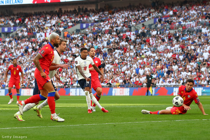 Jesse Lingard góljával vezet az angol válogatott