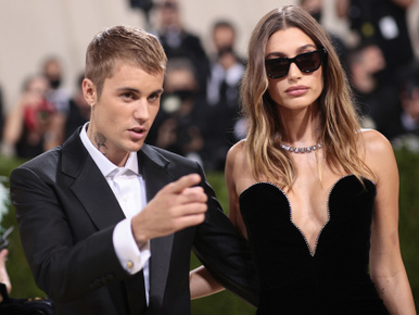 Justin Bieber kiakadt, miután exe rajongói megalázták a feleségét