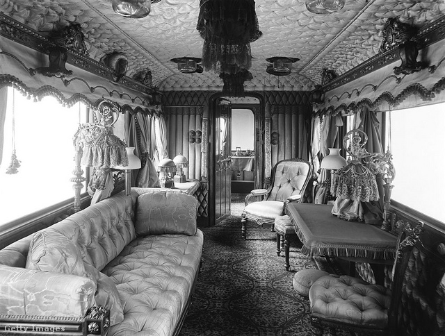 Ebben a vasúti kocsiban Viktória királynő utazott (1860 körül)