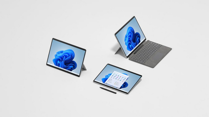 A Surface Pro 8 különböző módjai. A billentyűzet külön megvásárolható kiegészítő.