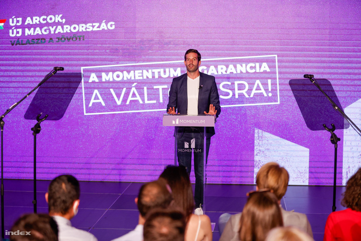 Fekete-Győr András a Momentum kampányhajráján 2021. szeptember 6-án