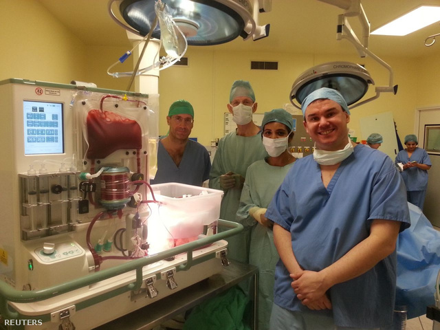 A transzplantációra váró szervet működőképes állapotban tartó műszer