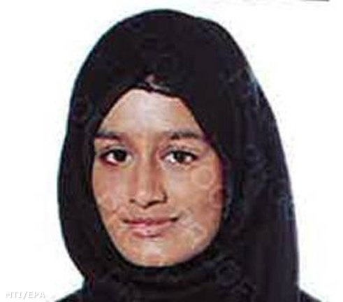 A londoni rendőrség által közzétett, 2015. február 20-án készült felvétel az akkor tizenöt éves Shamima Begumról a londoni Gatwick repülőtéren