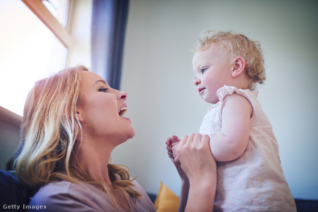 Az anya hangja mérhető hatással van nemcsak a baba, de a nagyobb gyerek jóllétére is