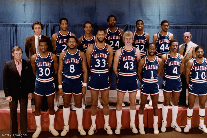 Az 1982-es All Star-gála nyugati főcsoportjának csapata. 2-es számmal Alex English, 4-essel Adrian Dantley