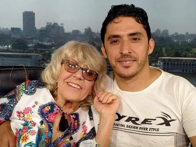Szeretője az unokája is lehetne: 46 évvel fiatalabb férfihoz ment a nagymama