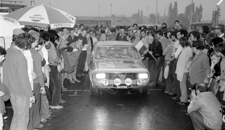 Igazi legendák: Ferjáncz Attila és Zsembery Jenő kettőse a Renault R12 Gordiniben