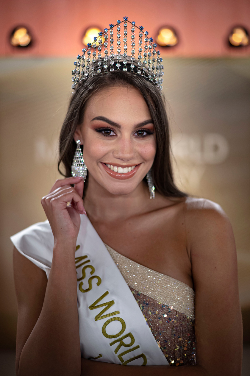 Tótpeti Lili lett a 2021-es Miss World Hungary győztese, ő képviselheti Magyarországot a jubileumi, 70. Miss World világversenyen december 16-án Puerto Ricóban.