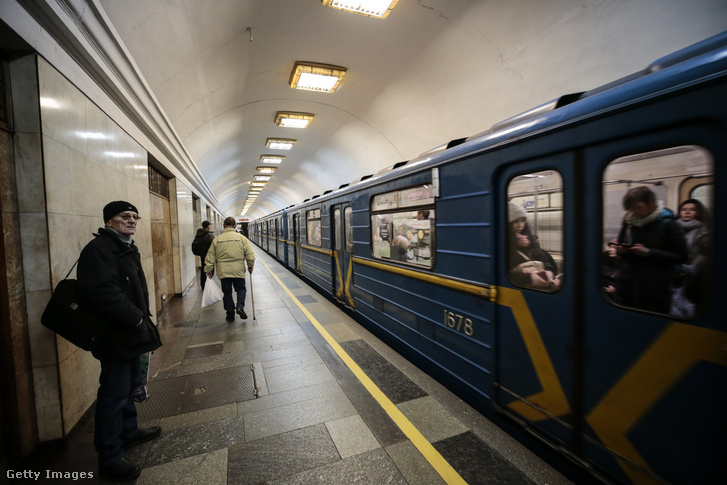 Egy metróállomás Kijevben 2020. február 4-én
