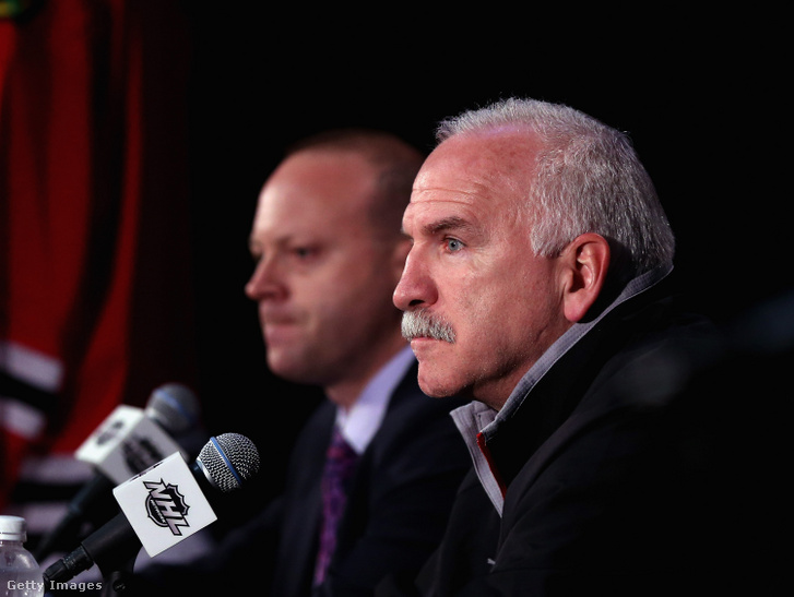 Stan Bowman (hátul) és Joel Quenneville (elöl)