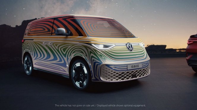 vw-id-buzz-crashes-the-id5-live-presentation-to-tease-future-cus