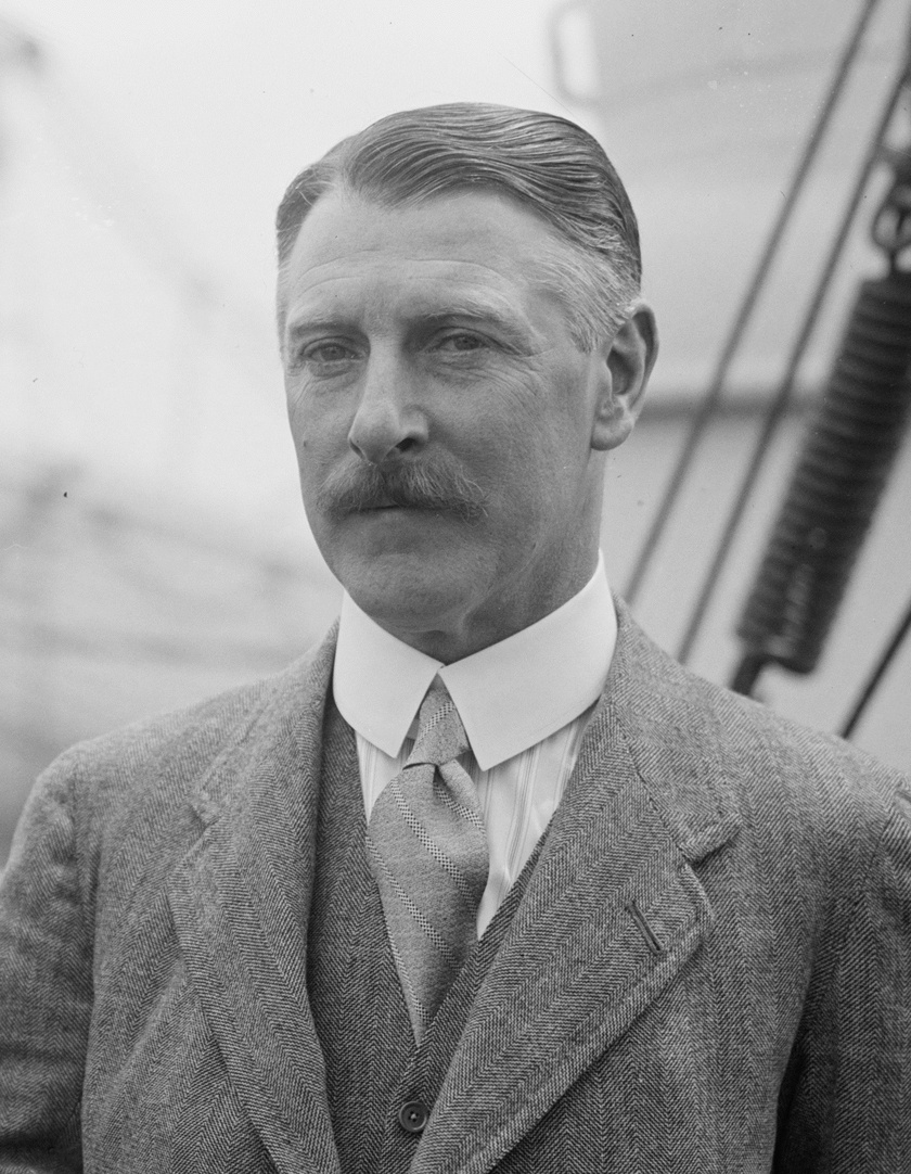 Sir Cecil Chubb 1926-ban.