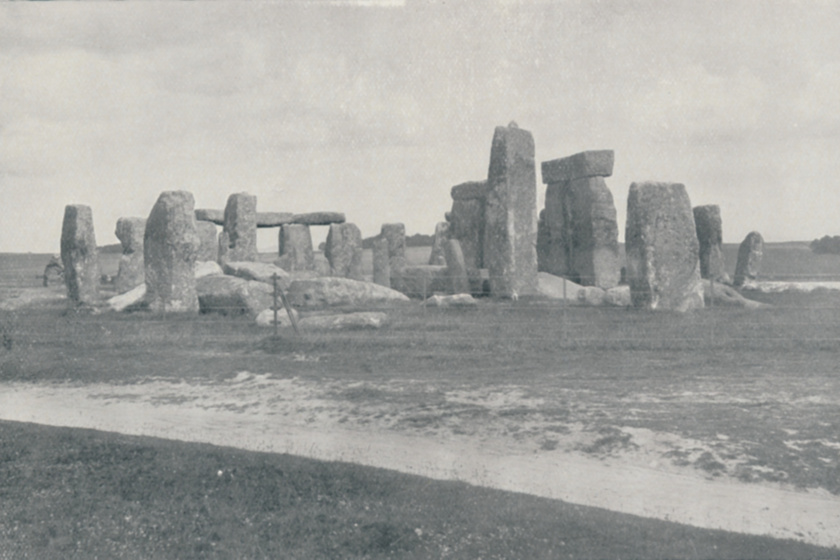 Ilyen állapotban volt a Stonehenge az 1910-es években.
