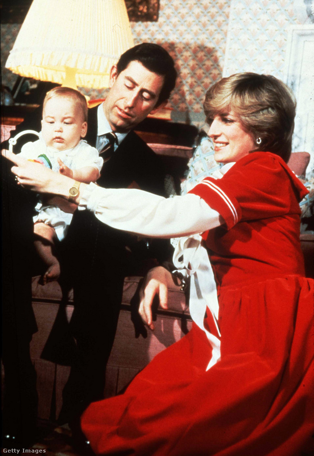 Károly, Diana és a féléves Vilmos herceg a Kensington-palotában, 1982 karácsonyán